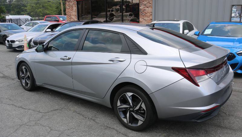 Used 2023 Hyundai Elantra SEL w/ Convenience Package FWD image 5