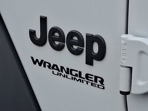 Used 2022 Jeep Wrangler Unlimited Sport AWD/4WD image 29