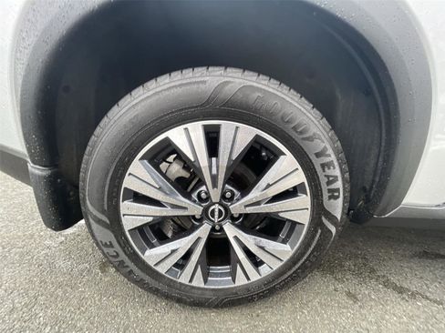 Used 2022 Nissan Rogue SV image 23