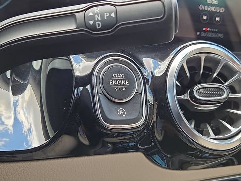 Used 2023 Mercedes-Benz GLA 250 w/ Premium Package image 31