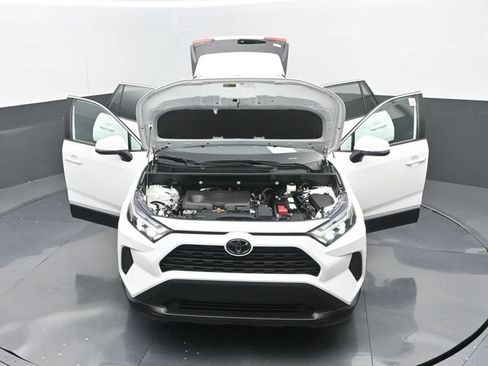 Used 2024 Toyota RAV4 XLE FWD image 34