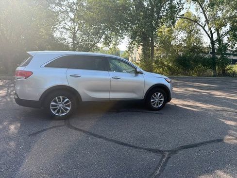 Used 2016 Kia Sorento L FWD image 16
