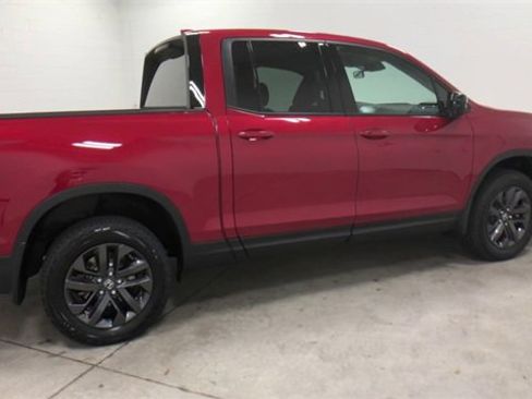 Used 2021 Honda Ridgeline Sport image 2