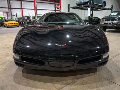 Used 1998 Chevrolet Corvette Coupe w/ Memory Pkg RWD image 13