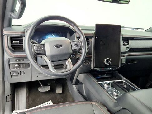 Used 2022 Ford Expedition Max Limited image 13