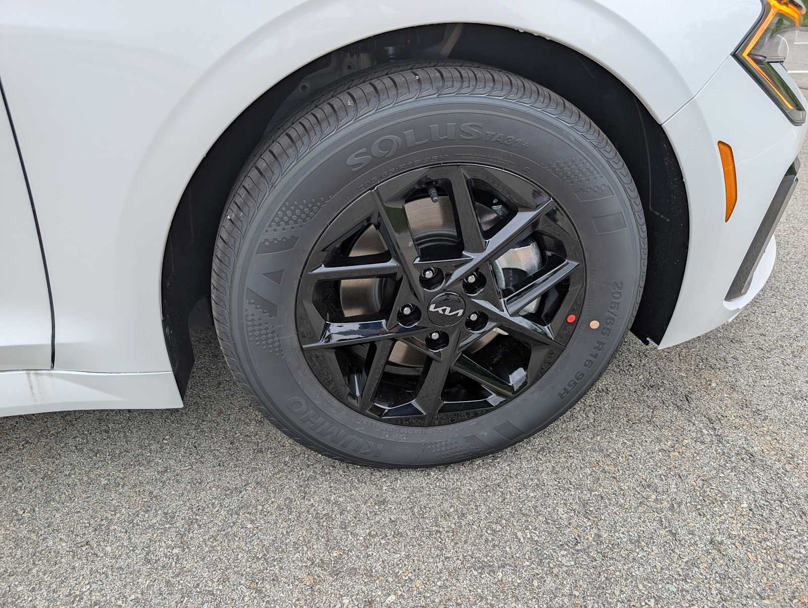 New 2026 Kia K5 LXS FWD image 4