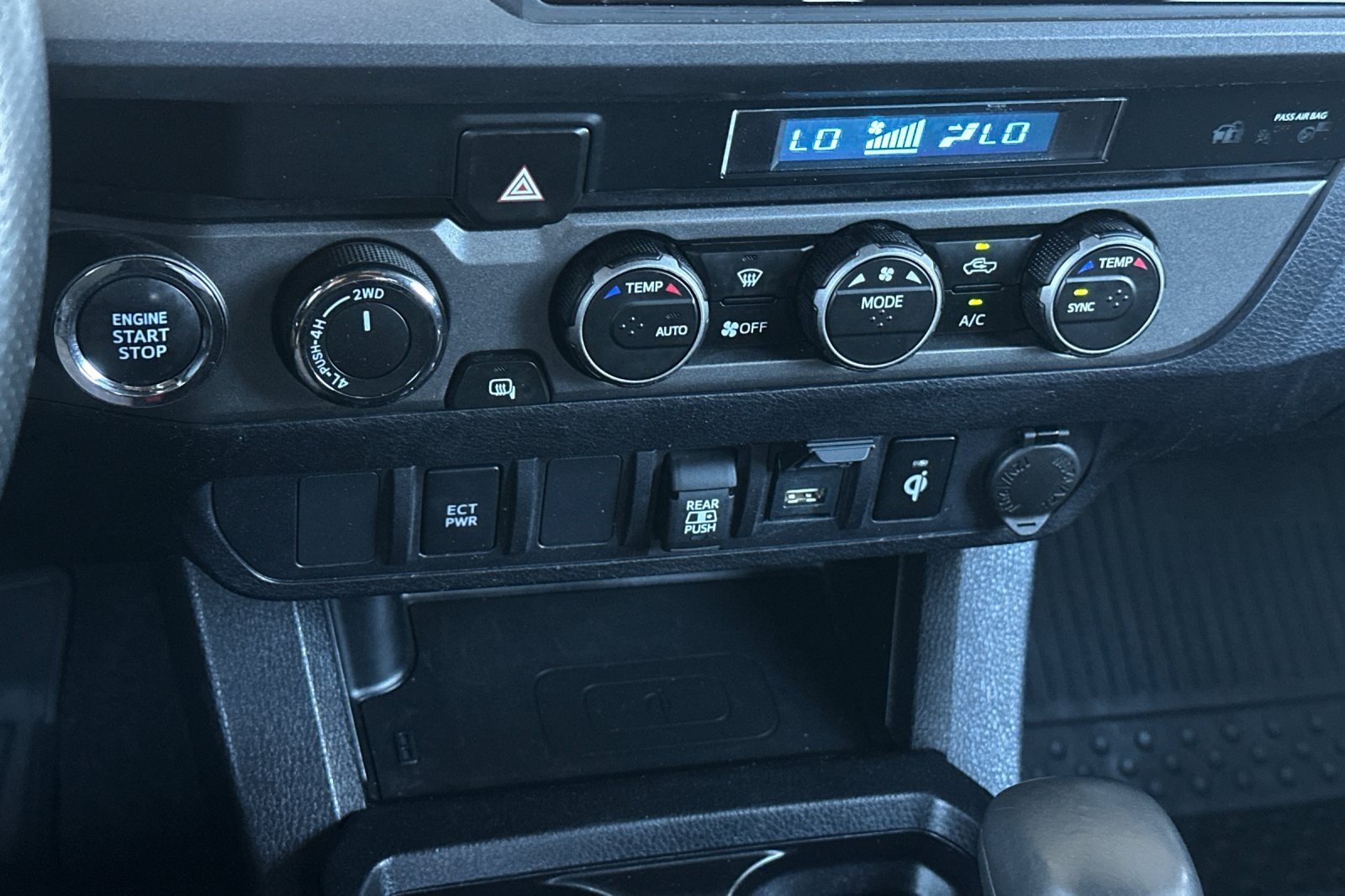 Certified 2023 Toyota Tacoma TRD Off-Road AWD/4WD image 18