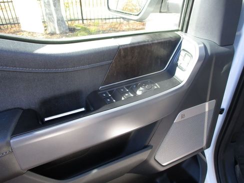 Used 2022 Ford F150 Lariat w/ Max Trailer Tow Package image 9