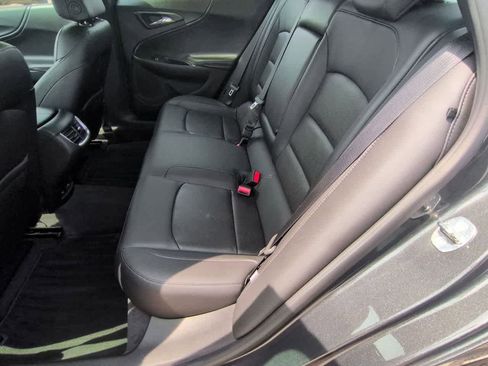 Used 2017 Chevrolet Malibu Premier FWD image 19