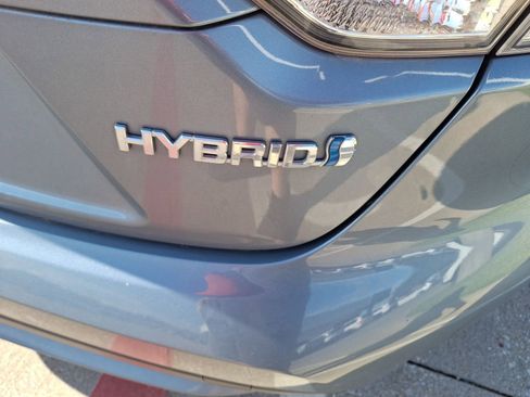 Used 2021 Toyota Corolla LE image 12