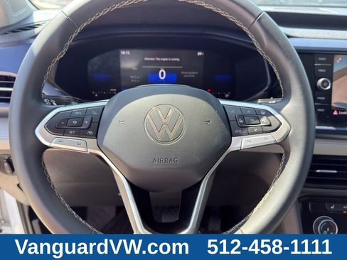 Used 2023 Volkswagen Taos SE w/ Panoramic Sunroof Package FWD image 19