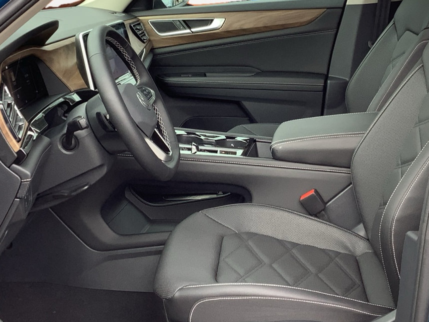 New 2025 Volkswagen Atlas SE FWD image 22