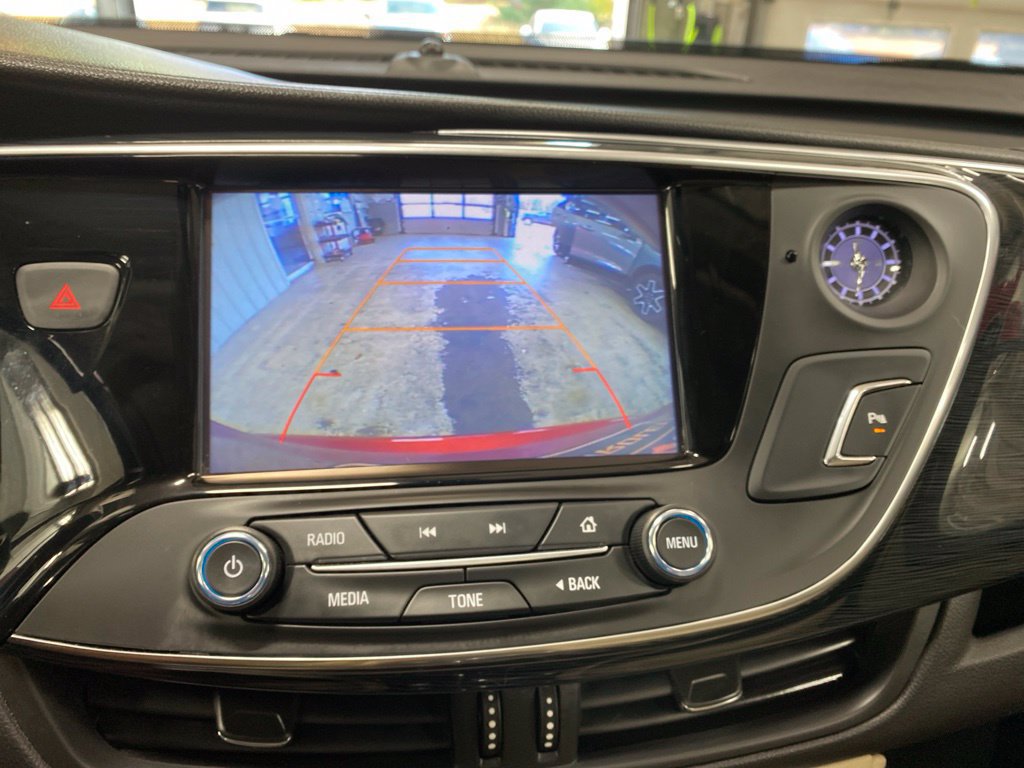 Used 2018 Buick Envision Essence AWD/4WD image 12