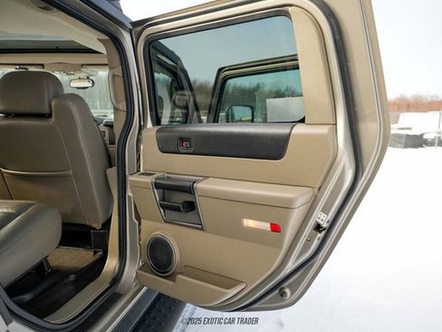 Used 2003 HUMMER H2 w/ Preferred Equipment Group image 39