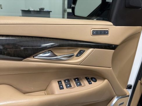 Used 2019 Cadillac Escalade ESV Platinum image 42