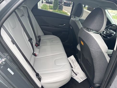 New 2025 Hyundai Elantra Limited image 13