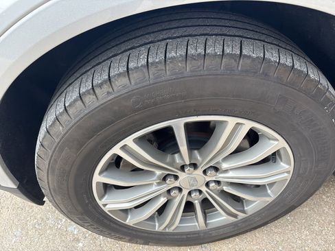 Used 2019 Cadillac XT5 Luxury image 8