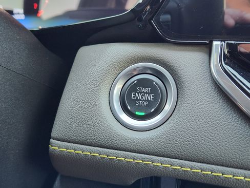 Used 2024 Chevrolet Colorado ZR2 w/ Technology Package image 23