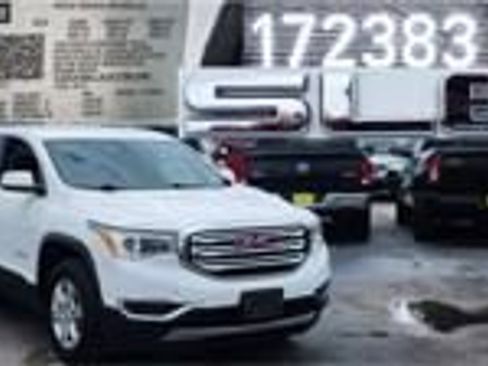 Used 2019 GMC Acadia SLE image 1