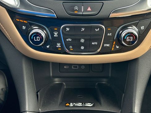 Used 2023 Chevrolet Equinox Premier image 34