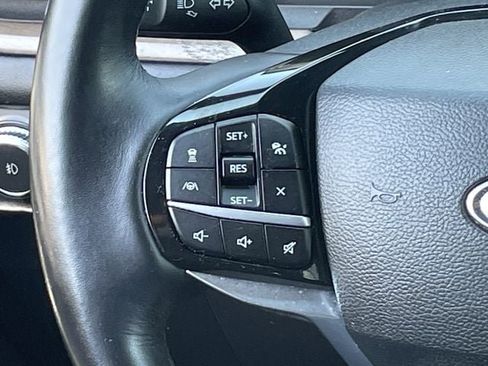Used 2022 Ford Explorer Platinum w/ Equipment Group 601A AWD/4WD image 14