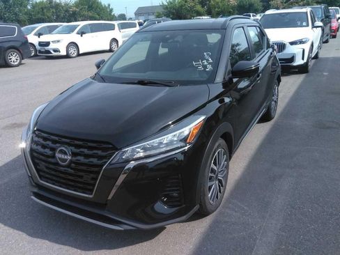 Used 2024 Nissan Kicks SR FWD image 2