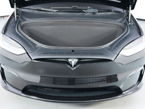 Used 2023 Tesla Model X image 8