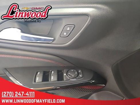 New 2026 Chevrolet Trax RS w/ Sunroof Package FWD image 16