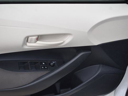 Used 2025 Toyota Corolla LE FWD image 19