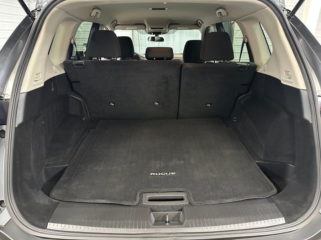 Used 2023 Nissan Rogue S FWD image 21