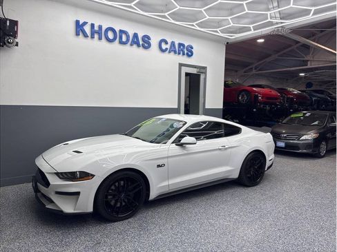 Used 2019 Ford Mustang GT w/ Equipment Group 301A RWD image 2