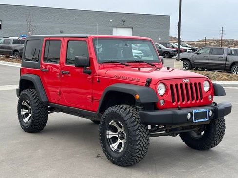 Used 2014 Jeep Wrangler Unlimited Rubicon w/ Connectivity Group image 9