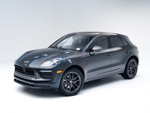 Used 2026 Porsche Macan AWD/4WD image 1