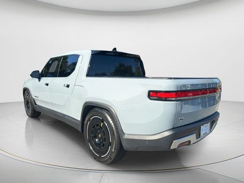 Used 2025 Rivian R1T Adventure Dual AWD/4WD image 8