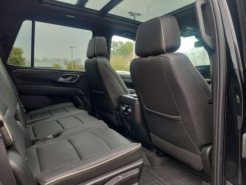 Used 2023 GMC Yukon SLT AWD/4WD image 33
