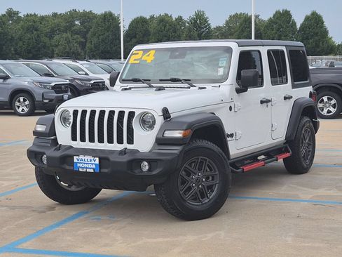 Used 2024 Jeep Wrangler Unlimited Sport AWD/4WD image 2