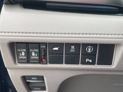 Used 2023 Honda Odyssey Touring image 12