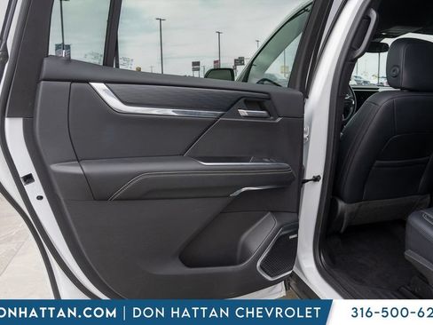 Used 2024 GMC Acadia Elevation FWD image 19