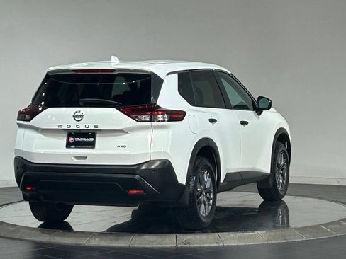 Used 2021 Nissan Rogue S AWD/4WD image 10