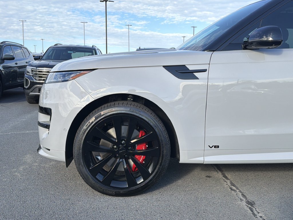 New 2027 Land Rover Range Rover Sport Dynamic SE AWD/4WD image 9