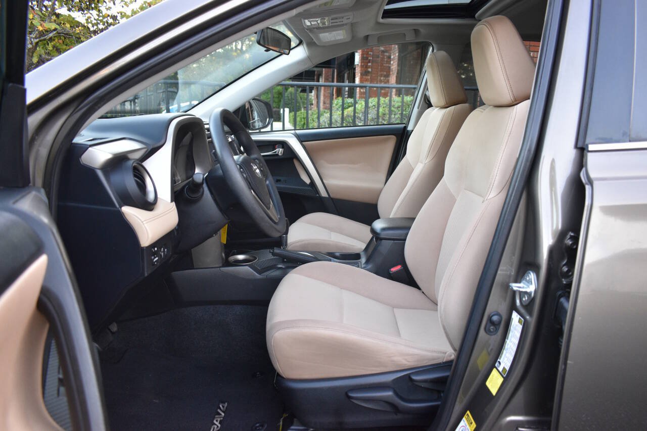 Used 2015 Toyota RAV4 XLE FWD image 7