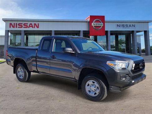 Used 2022 Toyota Tacoma SR image 2