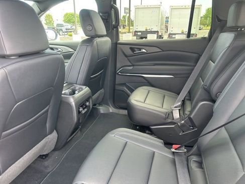 New 2026 Chevrolet Traverse LT w/ Sun and Wheel Package FWD image 29