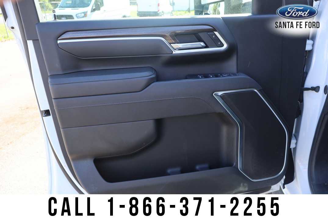 Used 2025 Chevrolet Silverado 2500 LT w/ Safety Package AWD/4WD image 11