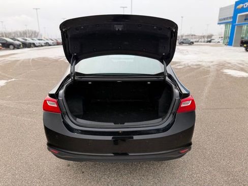 Used 2025 Chevrolet Malibu LT image 12