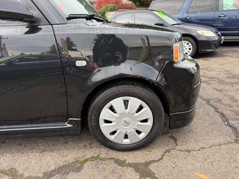 Used 2006 Scion xB image 12