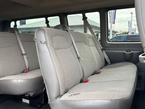 Used 2025 Chevrolet Express 3500 LT w/ LT Preferred Equipment Group RWD image 11
