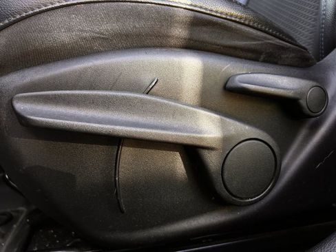 Used 2023 Jeep Compass Latitude image 28