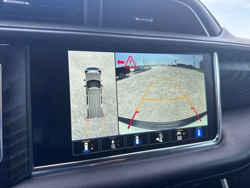 Used 2022 GMC Yukon Denali RWD image 19