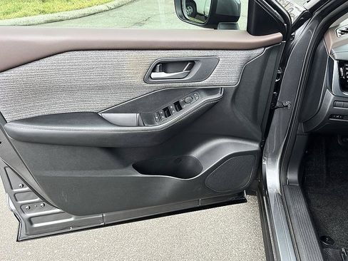 Certified 2023 Nissan Rogue SV FWD image 19